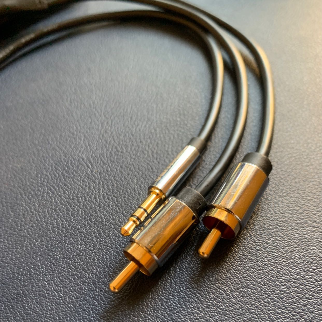 dây mềm, mẫu đẹp, chưa sử dụng, với kinh nghiệm dùng thì đây là đồ chuẩn hãng. nên mua. đóng gói kỹ, có tem phiếu hãng hẳn hoi