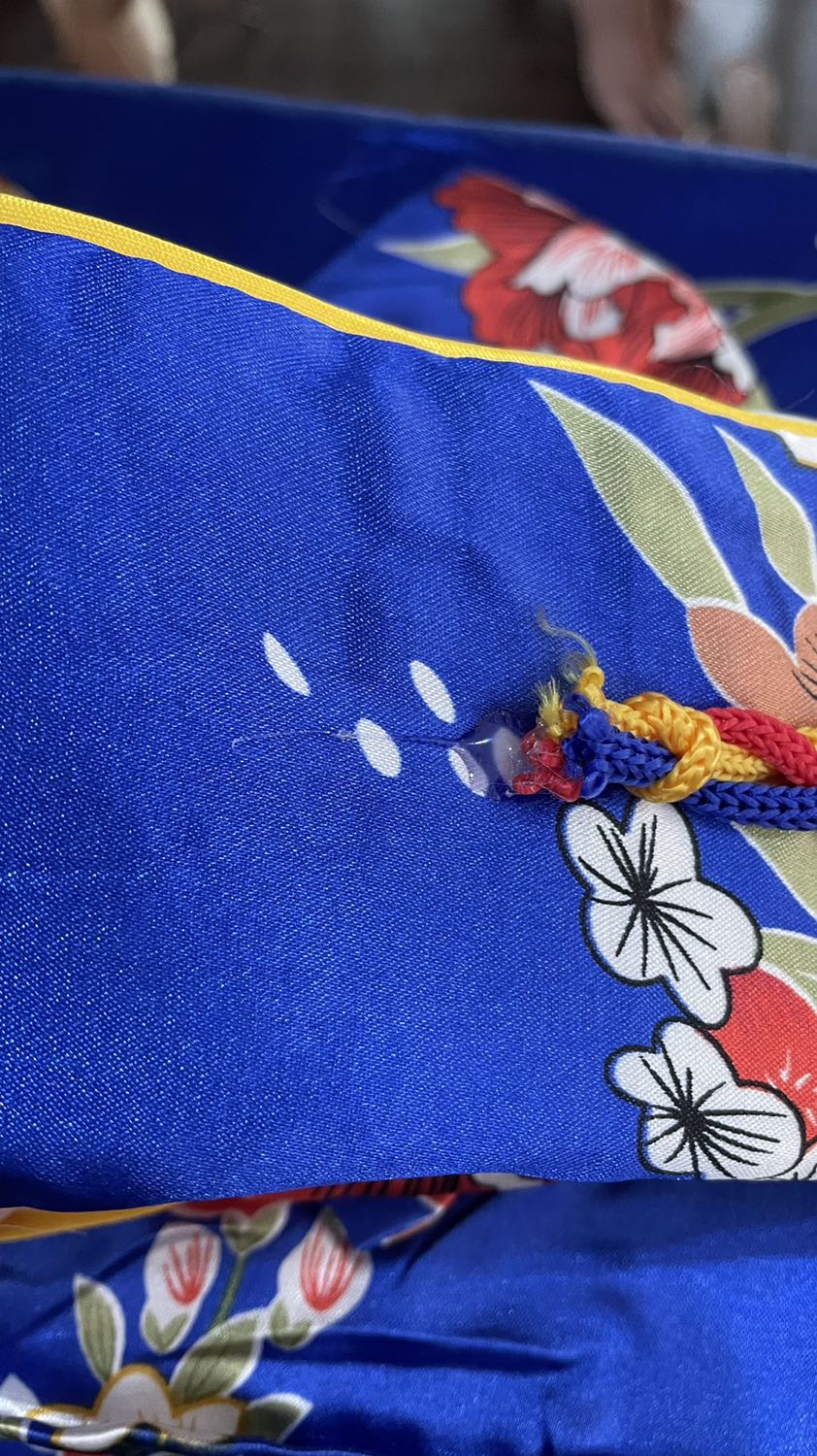 Đóng gói đẹp, vải tạm ổn. nhưng đường may chưa đẹp.