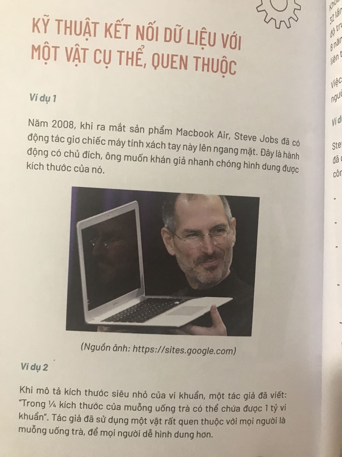 dù dùng từ hơi thiếu tôn trọng, nhưng cuốn sách này do ai đặt giá thì người đó hơi ***, layout của 1 cuốn nói về kể chuyện bằng dữ liệu k nhất thiết phải màu mè như cho trẻ đọc và chèn 1 cái hình ghi chú thích là từ site google như thể chèn vô 1 cái web hú hoạ hay vô bài thuyết trình để thông tin có vẻ sinh động hơn mà đồng thời cũng làm cho cái nhãn "mười mấy năm trong nghề của tác giả" sinh mâu thuẫn với cái sự chuyên nghiệp nửa vời này. Sách 200 trang, bán vs giá 199k nếu là vì in màu thì thà đọc mấy cuốn TED talk nghệ thuật thuyết trình rẻ bằng 1/3 giá này còn hơn. Mn có thể xem 1 vài trang chụp trc khi qđ.
