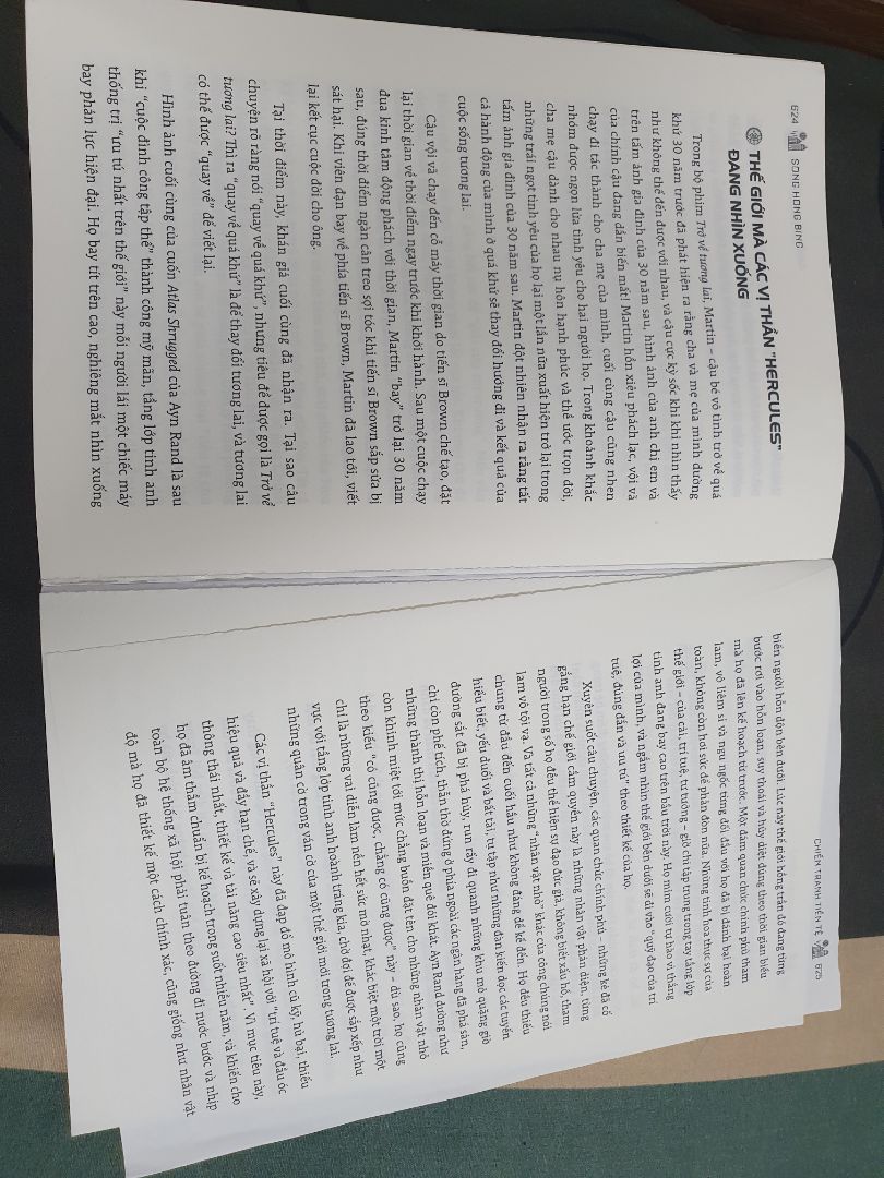 Đóng gói cẩn thận, giao hàng nhanh, nội dung sách rất mới mẻ với mình. Tuy nhiên cả 2 quyển mình đều bị trang sách rời ra khi đọc, rất khó chịu khi vừa đọc vừa giữ. Dù sao vẫn rất cám ơn nhà sách.