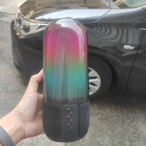 Kết nối dễ dàng, âm thanh khá ổn, nhỏ gọn dễ mang theo, thích hợp với không gian nhỏ, sp đáng mua, hàng chibh hãng nên khá yên tâm