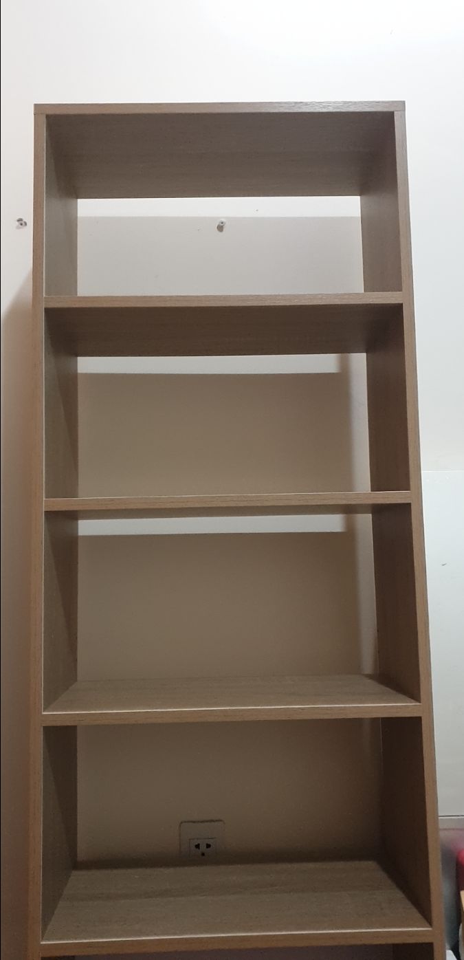 Chất lượng tốt, có hướng dẫn lắp ráp dễ làm. Riêng ngăn kéo cần cải tiến hơn