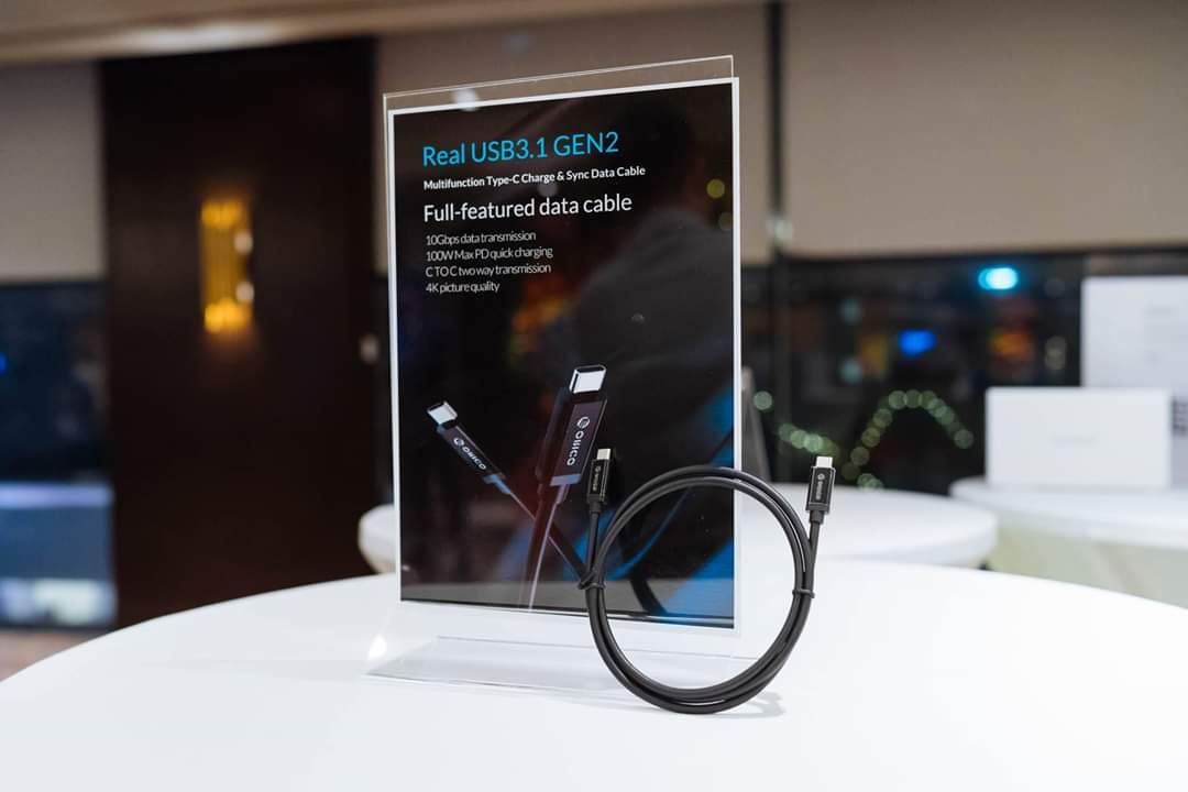 ấn tượng cách làm việc chuyên nghiệp, hnay quay lại rate cho shop hihi nhưng mình khuyên nên mua loại khít phần đầu (hình đế màu đen) để giấy không bị rơi xuống. hoặc bạn nên dùng băng keo để dán phần đầu. lúc này mình vội quá ko kịp chuẩn bị :3