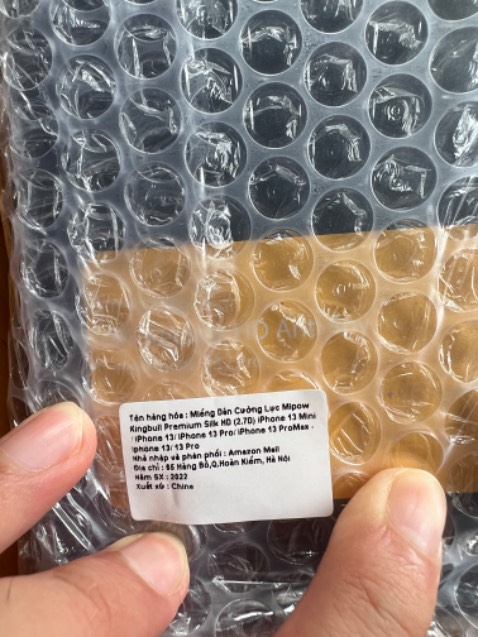 Mình đặt hai sản phẩm dòng kính cường lực trong suốt, tên sản phẩm trên web và gói hàng đều là dòng trong suốt (premium silk) nhưng sản phẩm bên trong  cả hai lại là dòng anti spy?! 😡 Tin tưởng tiki nên vừa nhận là bóc ra luôn giờ không trả được nữa. 😡

Cập nhật: Shop đã tích cực liên hệ và đổi lại một sản phẩm cho mình.