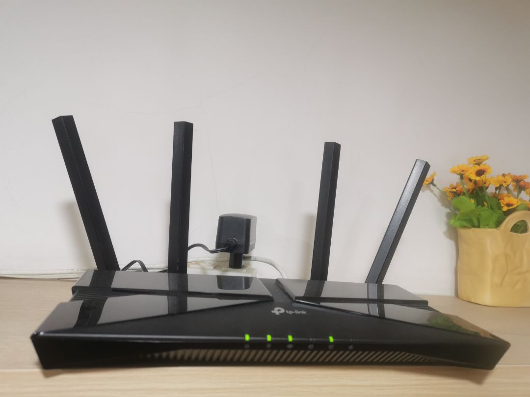 Giao hàng đúng hẹn. SP ok: Tính năng kết nối tư động 2 băng tần tự động trên 1 SSID (Smart connect) hay, tốc độ xử lý tốt Giao hàng đúng hẹn. SP ok: Tính năng kết nối tư động 2 băng tần tự động trên 1 SSID (Smart connect) hay, tốc độ xử lý tốt