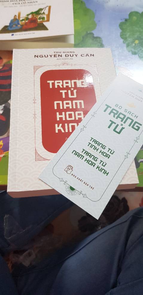 nội dung rất hay, dịch dễ hiểu, chất liệu giấy tốt, sờ rất thích, giao hàng nhanh