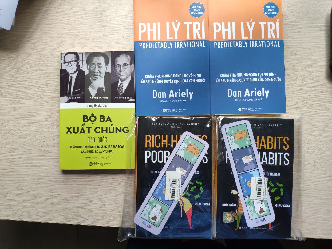 Về Giao hàng: Giao hàng nhanh
Về đóng gói: Tiki luôn tuyệt vời, gói đẹp
Về chất lượng sách: Tuyệt vời ông mặt trời
Về nội dung sách: rất hay
Về giá cả: rẻ không tưởng

Xin cảm ơn TIKI ❤️❤️❤️