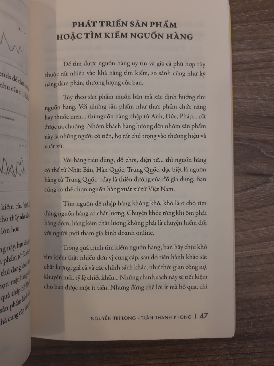 Đang lên TIKI tìm mua sách về sàn thương mại điện từ thì gặp ngay cuốn này. Cảm ơn GIVER Book thật nhiều luôn.  
Sách nói về việc bán hàng online trên *** và ***, có lẽ vì  đây là 2 nơi hiện tại dễ bán online nhất. Sách viết khá chi tiết và phù hợp cho người mới như mình