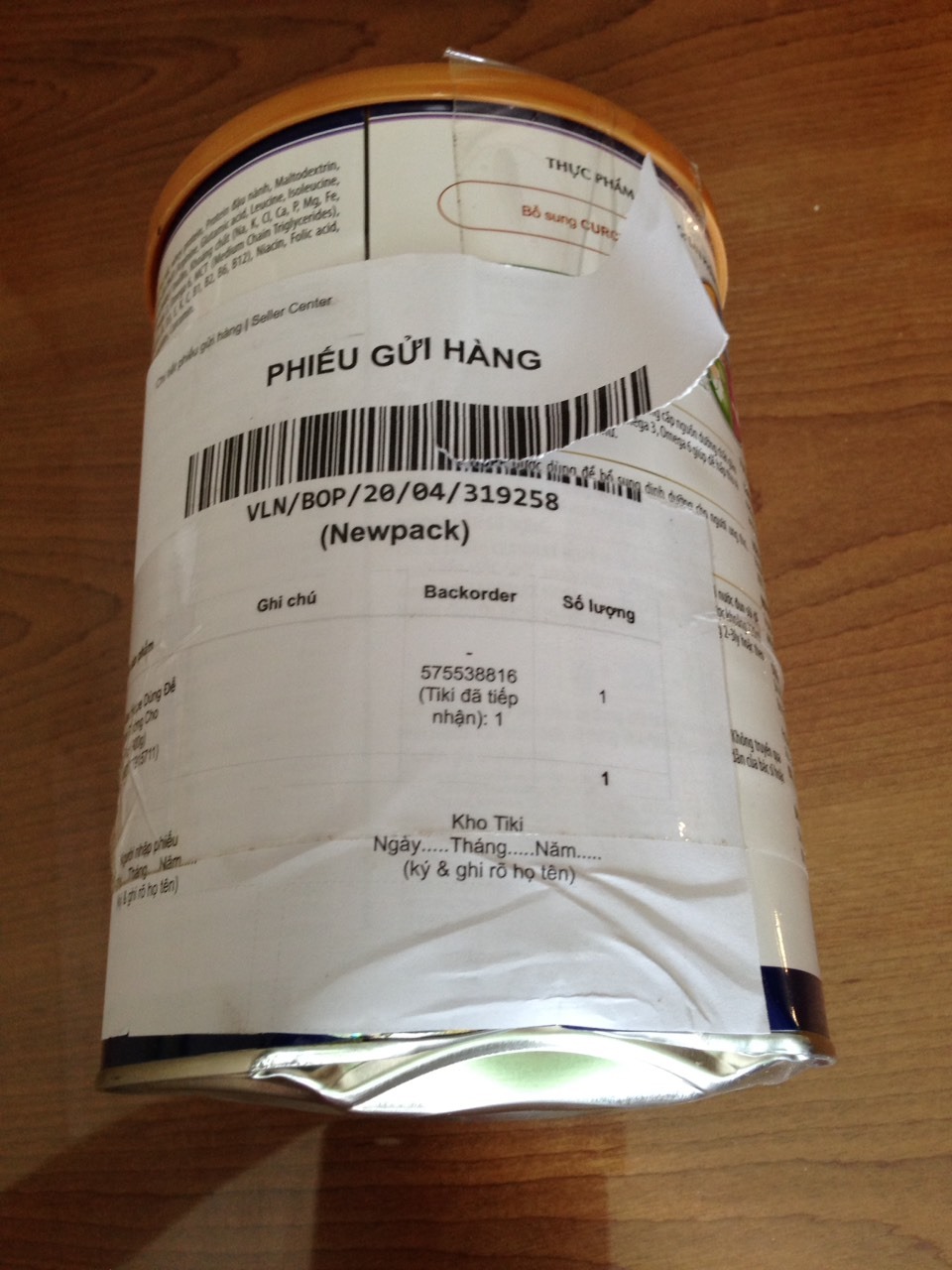 Hộp sữa nhận được méo mó trông như hàng hỏng bỏ đi. Tôi đang yêu cầu đổi lại hàng và đã gửi phản hồi với bộ phận hỗ trợ. Hy vọng ý kiến khách hàng sẽ được Tiki quan tâm chu đáo Hộp sữa nhận được méo mó trông như hàng hỏng bỏ đi. Tôi đang yêu cầu đổi lại hàng và đã gửi phản hồi với bộ phận hỗ trợ. Hy vọng ý kiến khách hàng sẽ được Tiki quan tâm chu đáo