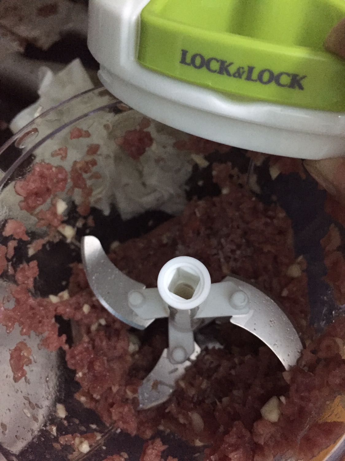 Xay được thịt ,nhớ xắt mỏng thịt trước khi xay,chất lượng tuyệt . Cối lớn nên muốn xay ít nên mua thêm loại nhỏ ạ