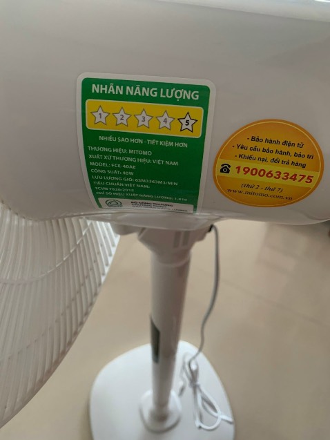 Dùng 1 thời gian rồi giờ mình mới review, quạt so với tầm gia thì chất lượng hơn hẳn,  khung quạt đẹp, nút nhạy, có remote, quạt gió mạnh và mát. rất thích kiểu dáng quạt này luôn. có quét mã kích hoạt bảo hành nha mọi người. sẽ còn ủng hộ shop