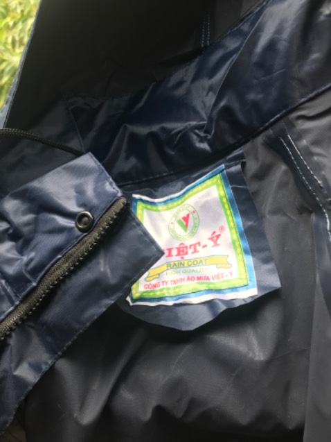 Tiếp tục bị ***,gian hàng giao hàng không đúng loại như trong ảnh.Hàng rởm,chất lượng cực tệ!Tên Việt Ý chứ không phải Anas như quảng cáo!Mọi người né ra ngay ,đừng mua!Cảm giác bị *** nó ức chế như thế nào?