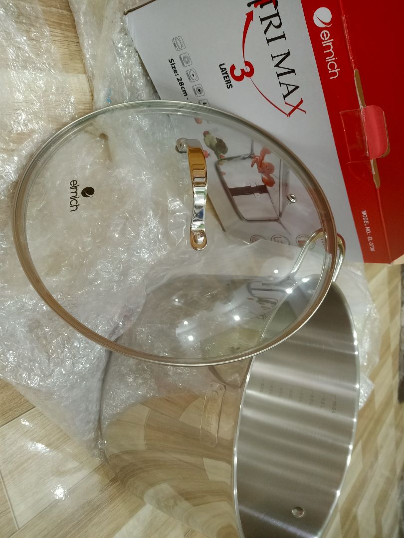 nồi rất đẹp rất hài lòng, nhưng cái màu inox không giống cái inox nhà mình, trong nó giong bạc hoặc nhôm, không biết xài có tốt không, size 28 quá to để luộc con gà lớn, size 26 là vừa nha mọi người,