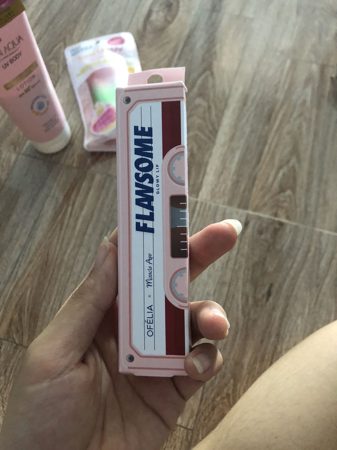 Mình dùng sản phẩm này cũng lâu rồi, rất ổn. Tiếp tục ủng hộ. Đợt này khuyến mãi và đx tặng son