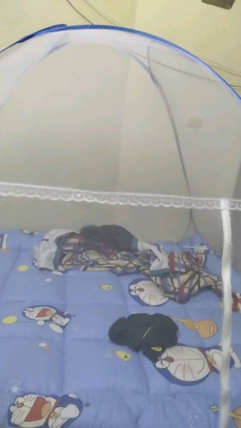 Mùng rộng rãi khoá khéo nhẹ nhàng mà giá cực kì rẻ luôn. Quá hài lòng với sản phẩm. Shop chuẩn bị hàng để giao nhanh lắm luôn
Quá tuyệt vời cho một chiếc màn tự bung mà gọn gàng như vậy. Tuy khâu gập vào có hơi khó khăn nhưng làm theo hướng dẫn đã dễ hơn rất nhiều, nên mua lắm ạ
Lúc mới mua về không biết gấp gọn lại, bây h dùng quen rồi, thì uốn 3 vòng là gấp gọn lại, tiện lợi lắm. đáy rộng rãi phủ kín giường nên không cần phải khoan hay mắc mùng lên tường hay dây thép trong nhà nữa, chỉ cần mở ra là nó dựng lên rất dễ. 

Nhớ ngày xưa mua mùng mất nhiều tiền, giờ tiện lợi thật cho shop 5 sao