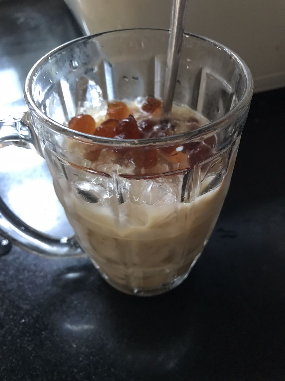 Tưởng không thích nhưng thik không tưởng nhất là trong những ngày giãn cách. Một ly trà sữa, full topping thật là chil. Chỉ là phải chờ gần 01 tháng mới nhận được hàng. Giờ đặt tiếp hok biết khi nào mới nhận được đây!