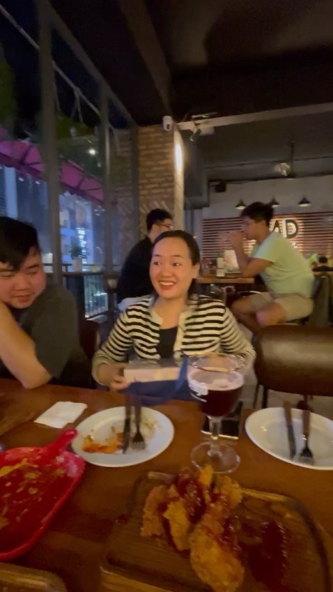 Bộ truyệt rất đẹp. Đóng gói xịn xò, mới toanh. 1*** điểm