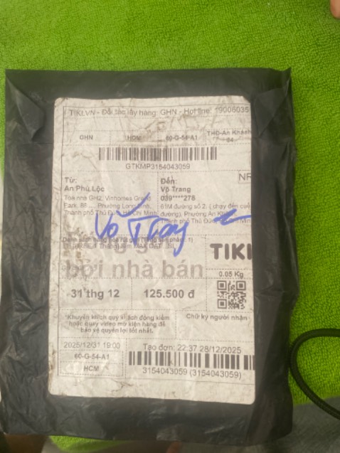 Không có sim
Lúc giao bị rách