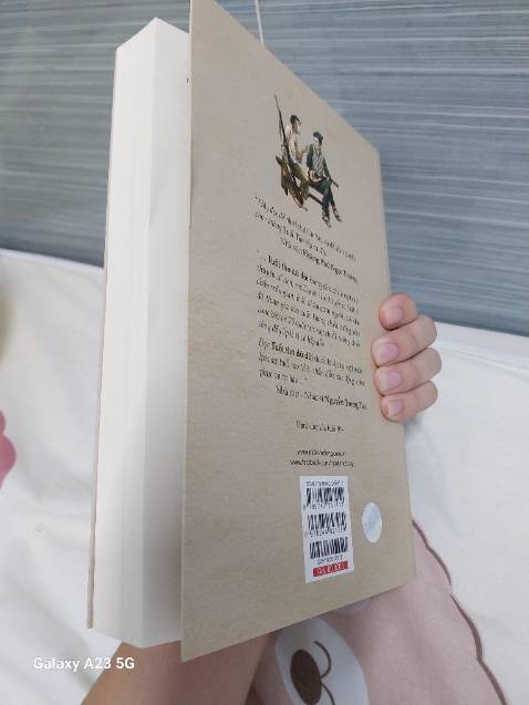 Đóng gói cẩn thận giao hàng nhanh sách mới nguyên vẹn mực in đều đậm rõ nét