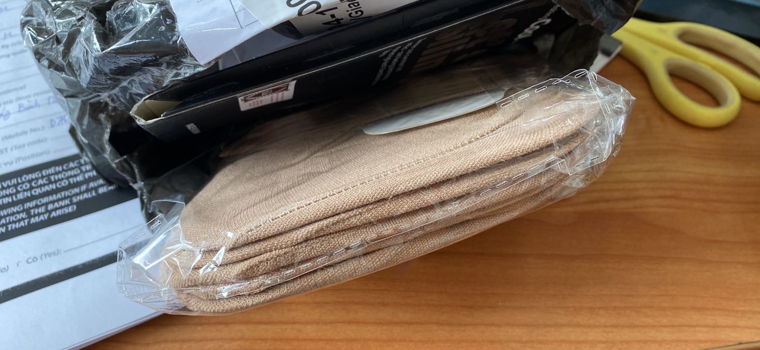 Đặt màu đen shop giao màu da yêu cầu đổi hàng