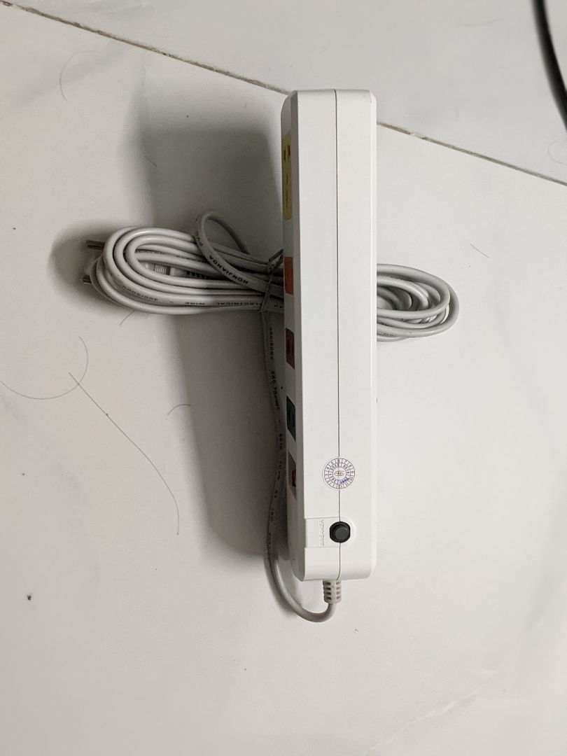 sản phẩm thiết kế đẹp mắt, nhìn hình tưởng nhỏ gọn,  mua về thấy hơi to