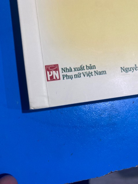 sản phẩm bọc khá sơ sài sách mới mà đã nhăn như vầy đây là trải nghiệm tệ với một người yêu sách như mình