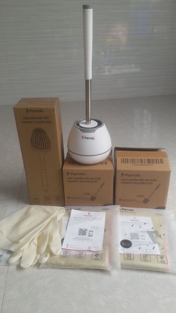 Khăn lau rất mịn và thấm hút, đặc biệt khi lau kính rất sạch không bị vết ố, mờ hay lông của khăn để lại, lau chùi mọi thứ nhẹ nhàng không cần chất tẩy rửa vẫn sạch, hài lòng với tất cả sản phẩm của thương hiệu Parroti, sẽ ủng hộ shop dài lâu về sau này.