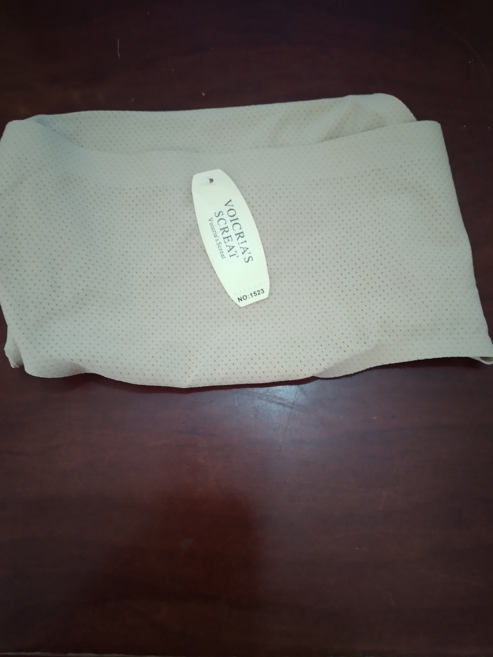 sản phẩm rất ok, vải mát thông thoáng. Với mức giá này thì mua dùng ổn nhé mọi người mình 46 ký mặc vừa, thoải mái.