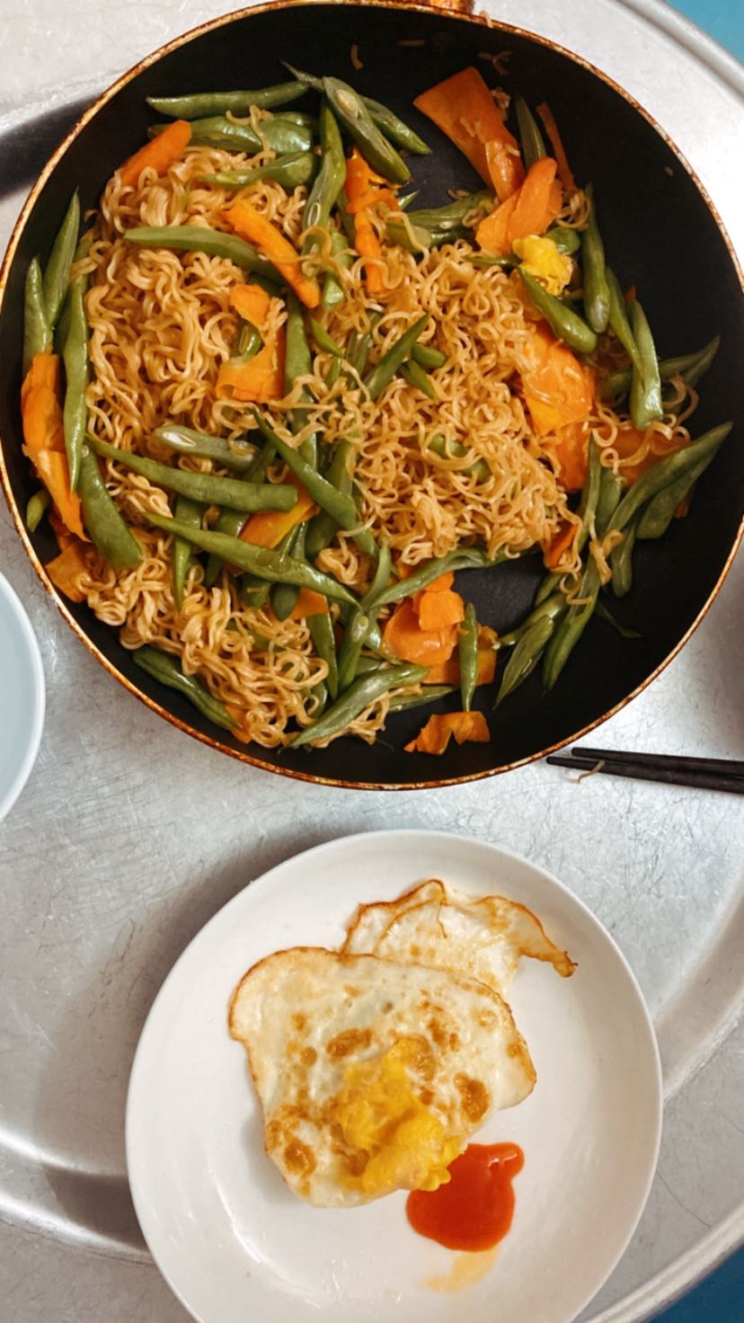 Sách xinh xẻo lắm 
Nhưng chưa kịp đọc