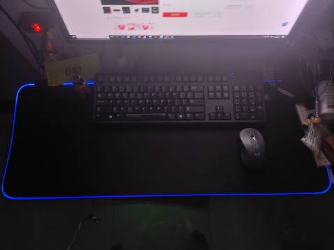 Đóng gói kĩ càng, hộp thì hơi bụi tí nhưng sản phẩm ok chất lượng, chất liệu sờ mát xịn, màu led nhiều chế độ