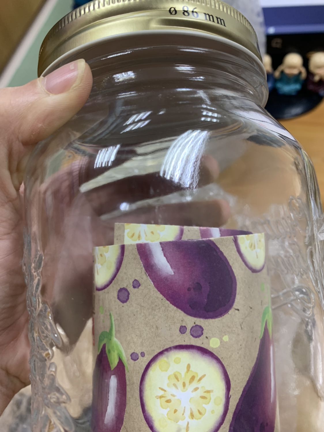 Tiki bọc hàng quá ẩu dù là hàng của Tikitrading, 4 hộp để chung sát nhau k có 1 miếng giấy hay gì đó ngăn cách ra, thấy nhiều phàn nàn về việc này nhưng vẫn k thấy thay đổi gì cả.