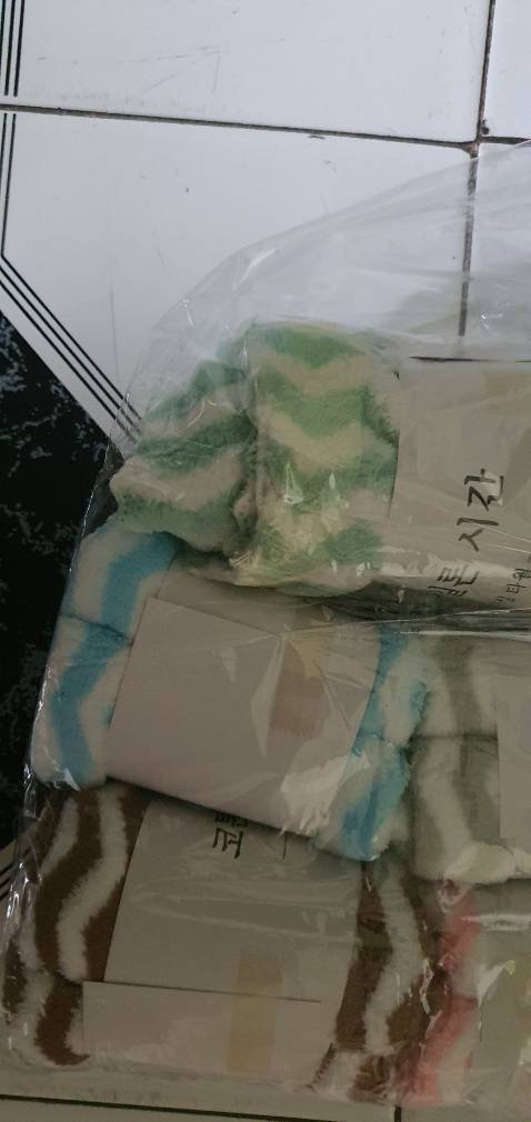 Mỏng , thích hợp lau xe , nhìn dỏm