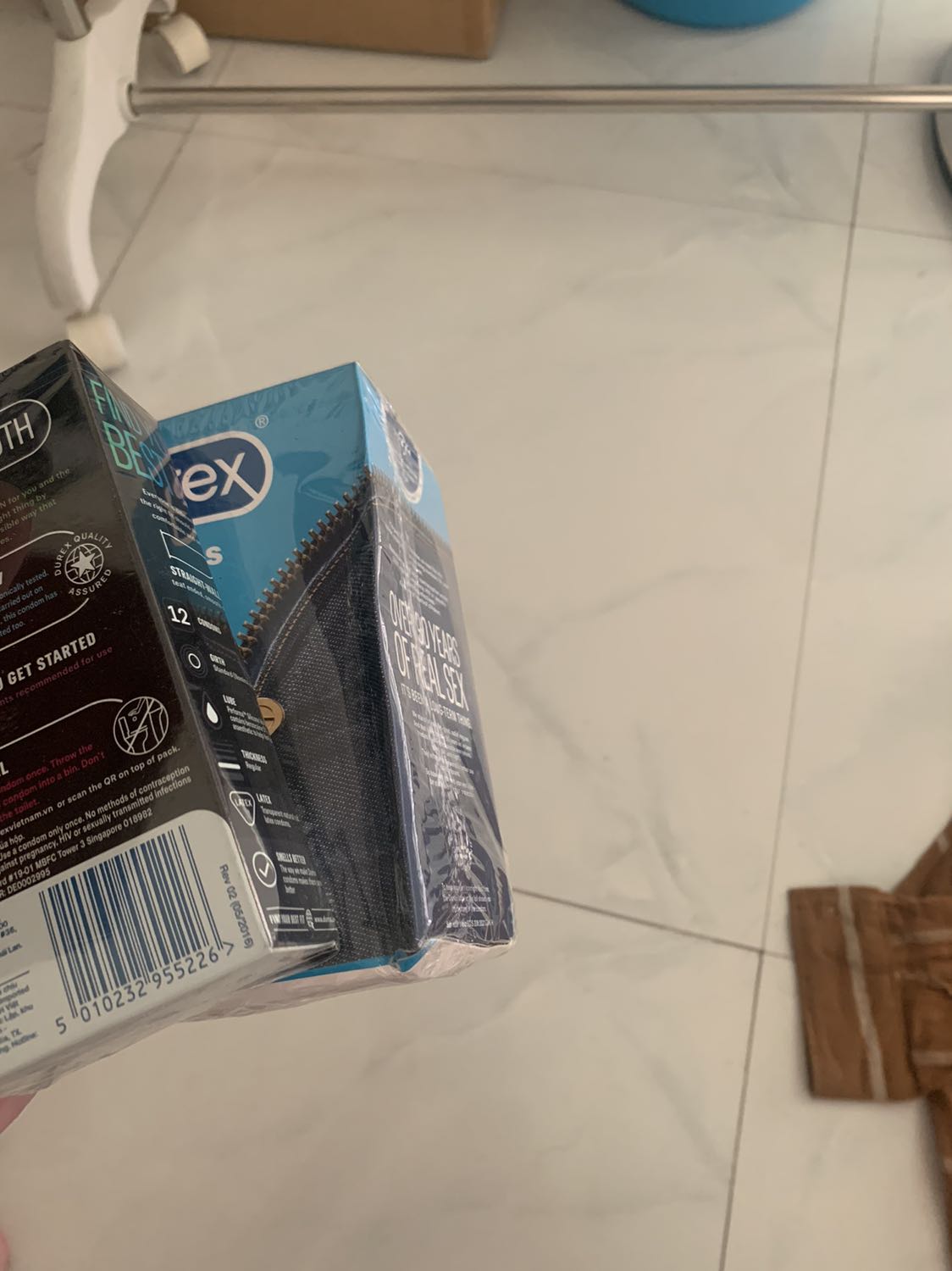 Shop làm ăn không uy tín, *** đảo trong khi để chương trình đặt đơn hàng >299k sẽ tặng quà nhưng đơn mình tới >450k nhưng không được tặng gì, giao hàng thì hộp móp méo từ trong ra ngoài. Sẽ không bao giờ mua hàng từ shop này nữa.