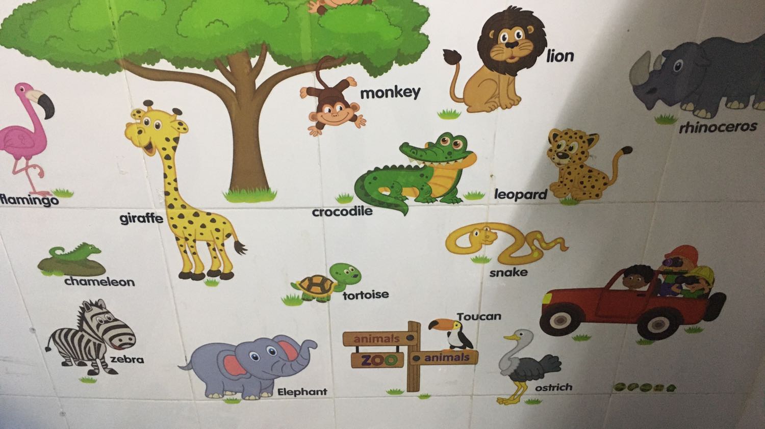 Sản phẩm dính tường tốt, hình cực kỳ đẹp rõ , mình rất thích