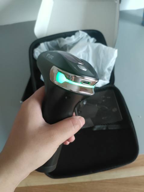 Máy chạy êm, đóng gói đẹp, trước mua 1 mẫu súng massage bên này rồi dùng tốt nên mua thêm loại mới, có voucher nên giá rất hời