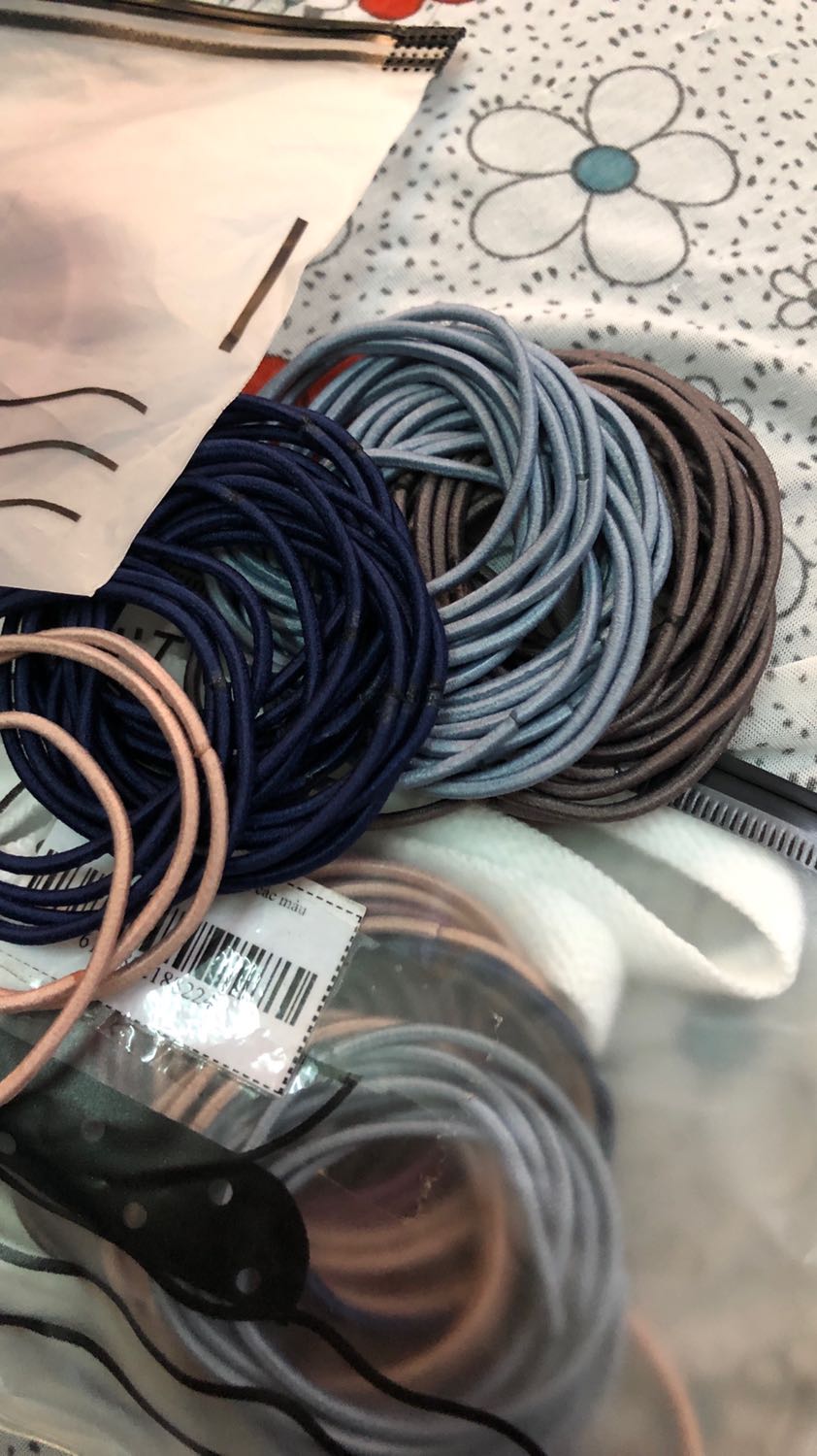 Com bo100 dây chun cột buộc tóc dùng tốt nhé mọi người xài thoải mái.