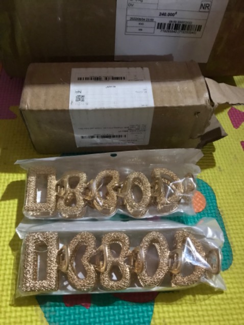 Túi kẹp tóc khá đẹp và nhiều mẫu.
Thoải mái dùng