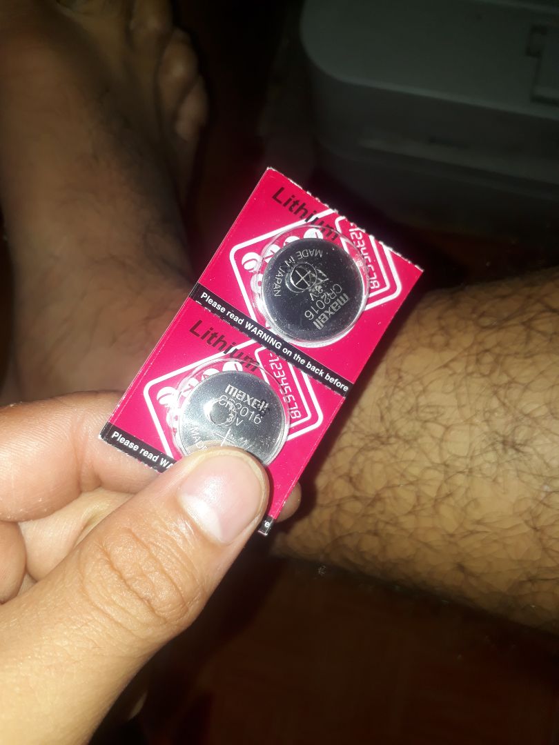 phin sài k biết ntn chứ nhìn thì ok, *** pin ra điện tốt... nhưng k biết hàng thật hay k mà thấy 2 mặt đều nhẵn... Made in Japan mà k bt ntn, dùng chắc nếu ok thì sài đồng hồ 1 năm thay 1 viên là khá ok r.