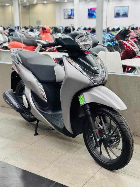 Nhân viên tư vấn nhiệt tình,  de thuong, xe đẹp, giá tốt hơn ở Ch hơn 1 triệu, cho shop 10 điểm không nhưng, sẽ giới thiệu người thân đến mua xe.