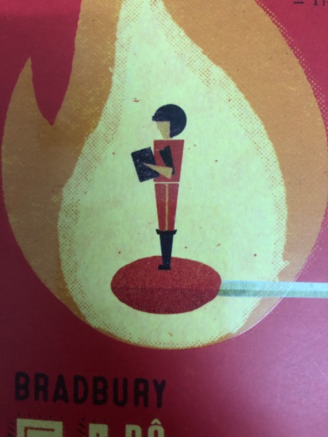 “Bằng ngôn ngữ sắc sảo, giàu triết lý, Ray Brandbury cho thấy viễn cảnh một xã hội hiện đại nhưng đầy bất ổn và tuyệt vọng. 451 độ F đưa người đọc tới những năm cuối của thế kỷ 21. Trong xã hội giả tưởng đó, cuộc sống bị bủa vây bởi các thiết bị hiện đại.”