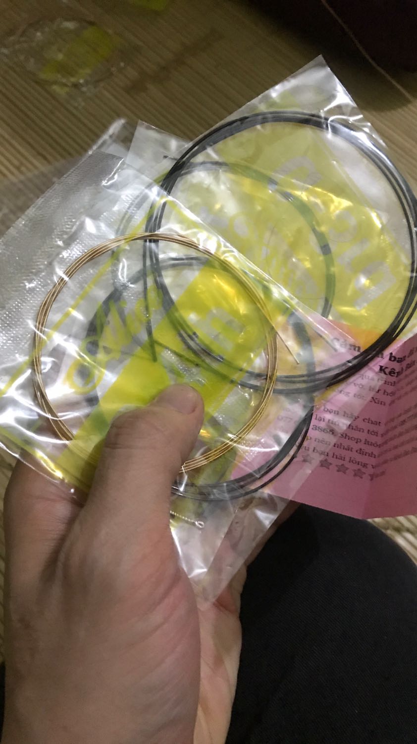 Ăn chặt tiêng ship...129k k có phí vận chuyện mà ship đên noi thu thêm 50k tiền ship . K hiểu làm ăn kiểu gì