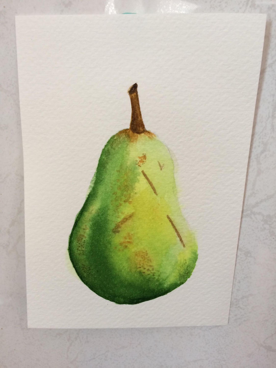 Đất sét do nhà sách FAHASA trên Tiki bán có giá rất tốt, thậm chí còn rẻ hơn ở các cửa hàng hoạ cụ bên ngoài. Phục vụ giao hàng bằng Grab siêu nhanh, mình chỉ mua 1 gói đất sét thôi mà đóng gói kỹ càng đẹp đẽ. Đất sét này tái sử dụng được và có nhiều công dụng khác nhau, mọi người có thể xem thêm cách sử dụng trong clip này https://www.youtube.com/watch?v=4uOHV_4652A . Mình chủ yếu dùng để đính tranh vẽ linh tinh lên tường mà không sợ hư tường hoặc hư giấy sau khi tháo đất sét ra.