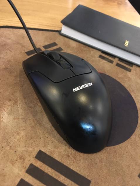 Mới mua được vài ngày nhưng chuột trái đã bị hư, toàn bị misclick. Mong Shop hỗ trợ