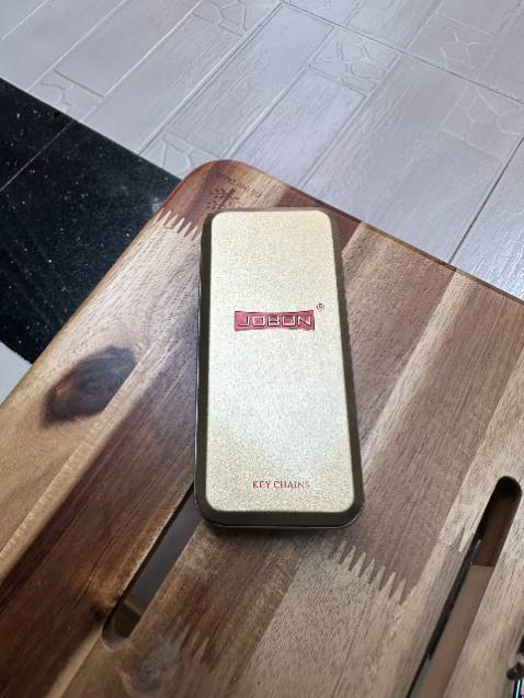 Sp đóng gói kỹ càng sang trọng, có điểm trừ do trầy