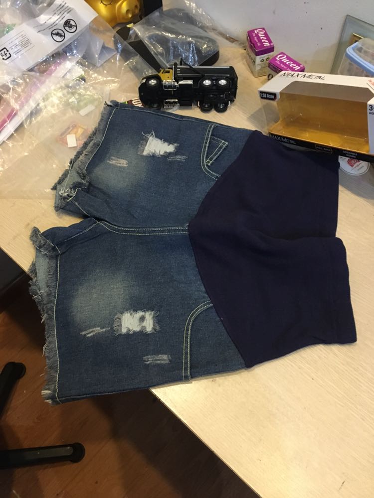 Quần jeans có chata lượng tốt, hợp thời trang. Đường chỉ may chắc chắn Quần jeans có chata lượng tốt, hợp thời trang. Đường chỉ may chắc chắn