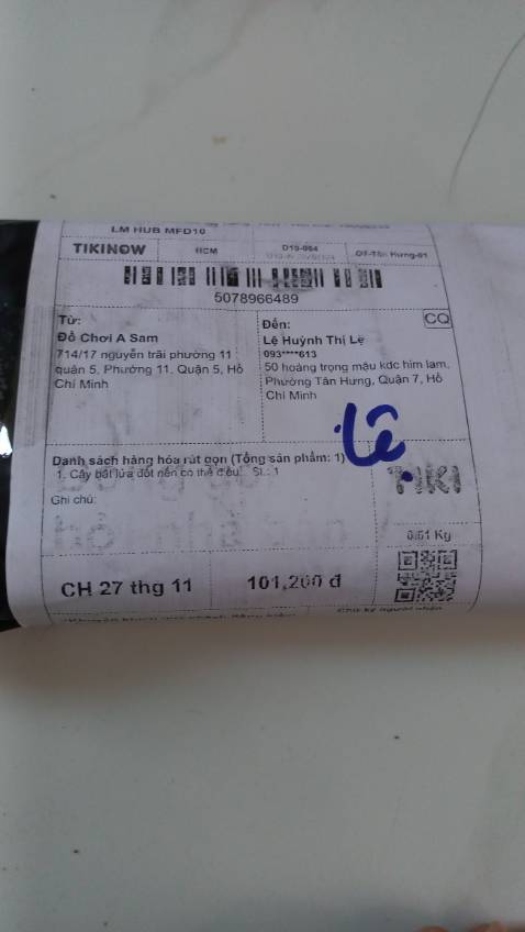 Chọn cây màu xanh mà giao màu đen,hoạt đông tốt, thấy đèn báo pin còn nhiều nên chưa sạc ko biết khi sạc thì thế nào