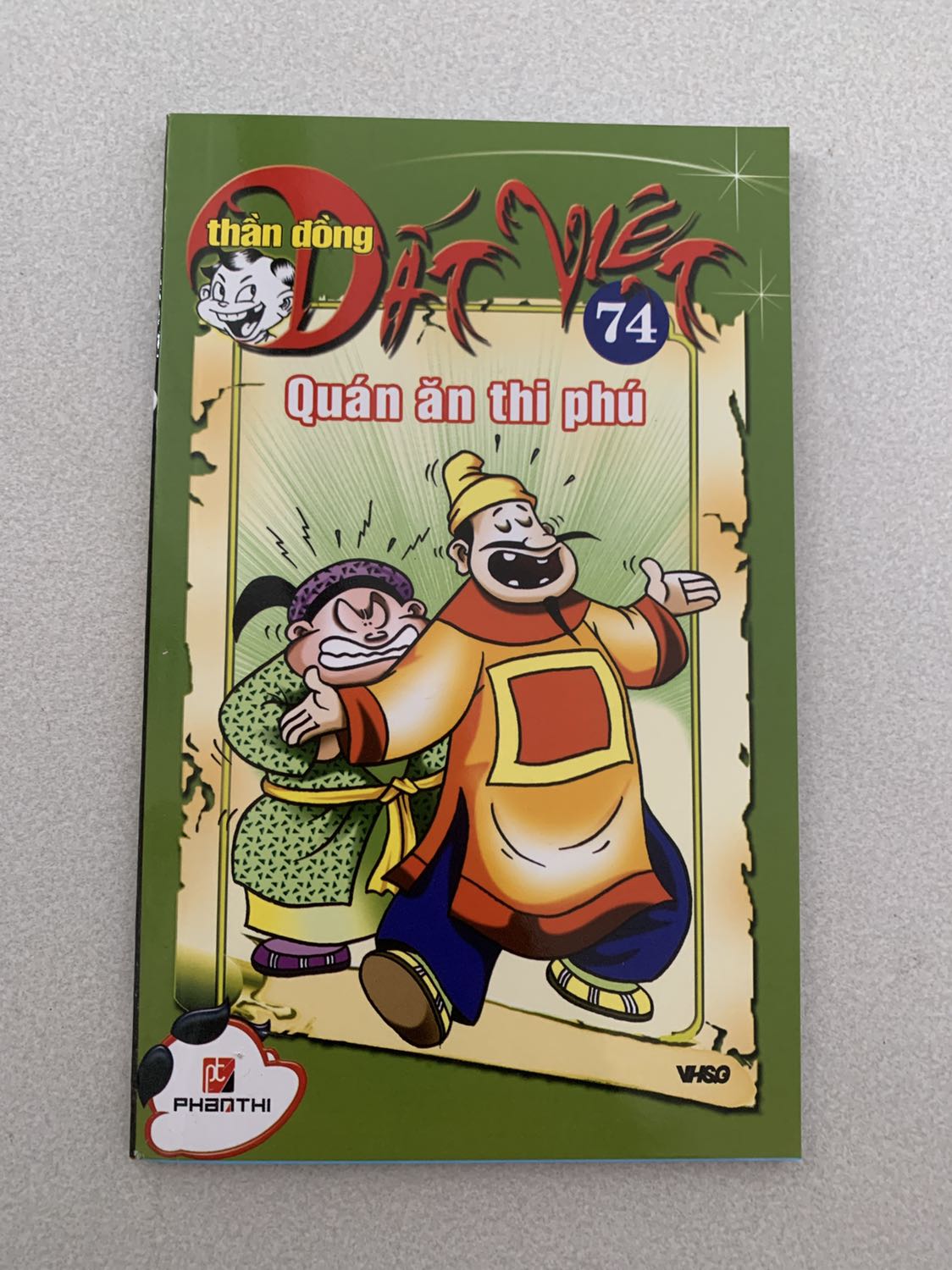 Thần Đồng Đất Việt là bộ sách rất nên mua cho các bé đọc để thoả mãn sự tò mò và khuyến khích các bé tìm tòi, khám phá! Bộ sách thuần Việt nên có trong tủ sách gia đình, phù hợp mọi lứa tuổi ^^