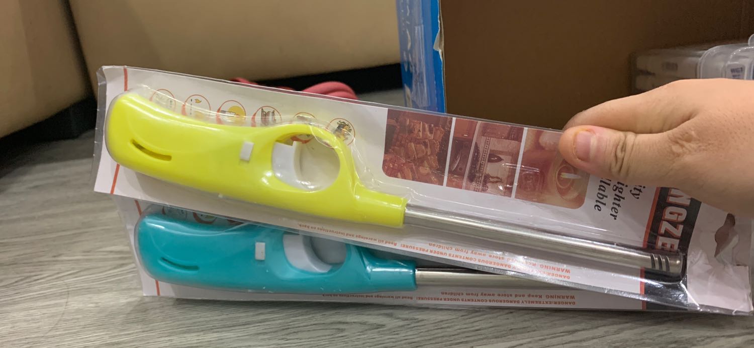 Bật lửa dùng thích, đầu dài k sợ bỏng, dễ bật, có chỗ bơm ga nếu hết ga. Giá thành hợp lú.