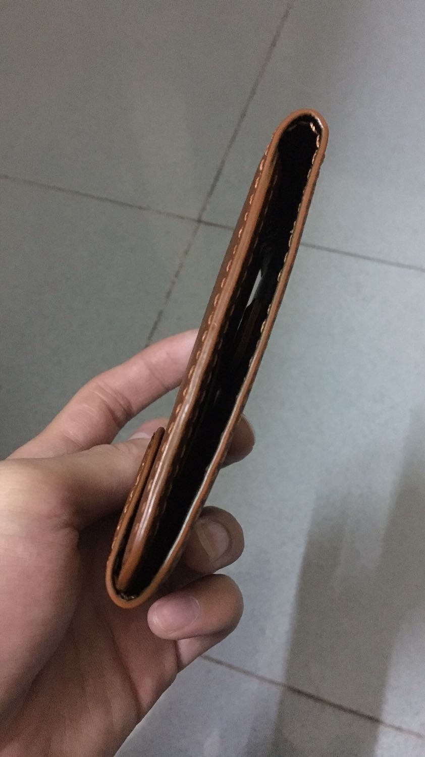 Ví da thật đẹp , chất liệu da mềm chủ khâu tay bao đẹp , nhỏ gọn cất tiền tiện lắm => xứng đáng 5sao