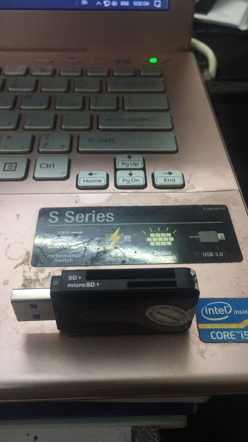 Chất lượng ổn nhưng về mĩ quan không đẹp lắm. Khi cầm kêu “cọt kẹt” cảm giác không chắc. Chất lượng ổn nhưng về mĩ quan không đẹp lắm. Khi cầm kêu “cọt kẹt” cảm giác không chắc.